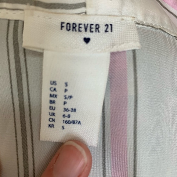 FOREVER 21 ROBE - Picture 5 of 5